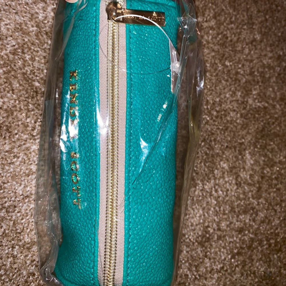 NWT! Kendra Scott Everyday Travel Case - Picture 5 of 6